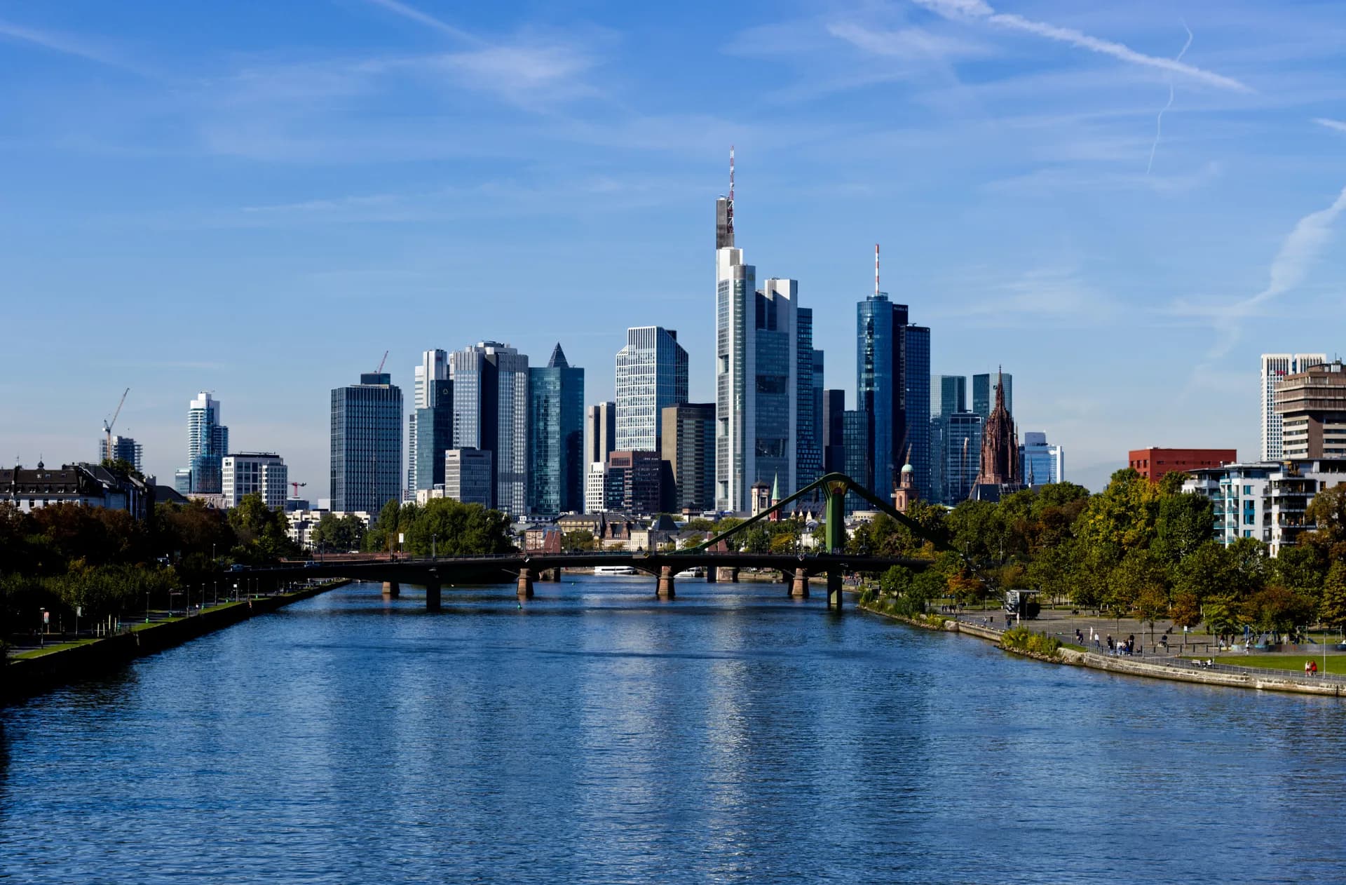 Frankfurter Skyline oder Taunus-Höhen